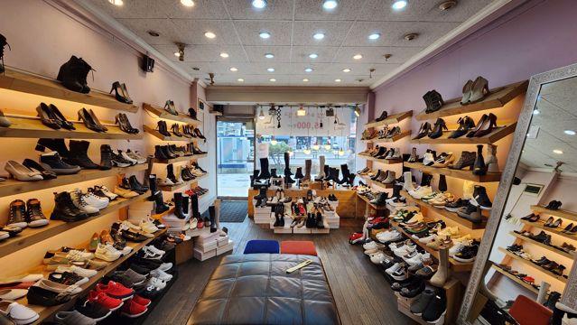 중화역 초역세권, 대로변 1층, 17년 영업, 단골고객 많은 신발 전문점