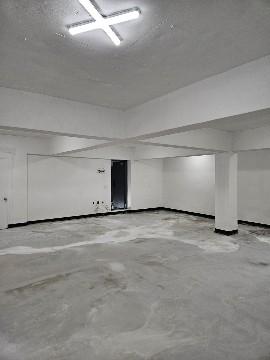 조용하고 쾌적한 방배동 지층 공간 월세 내놓습니다.