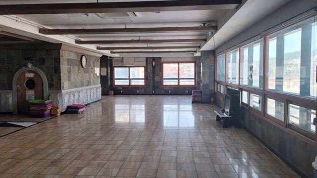 불광동 번화가에 위치한 사우나