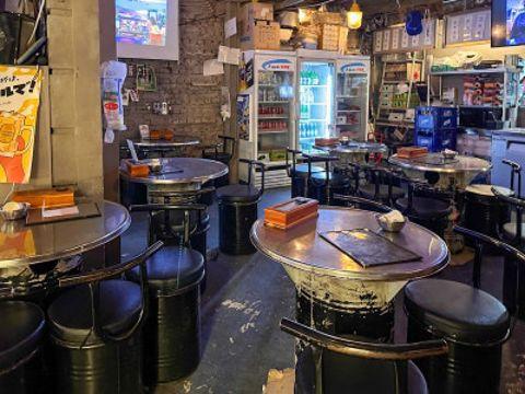 서교동 번화가에 위치한 실내포차