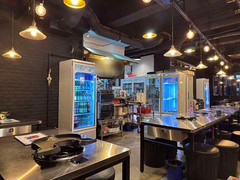 번화가에 위치한 길동 점포