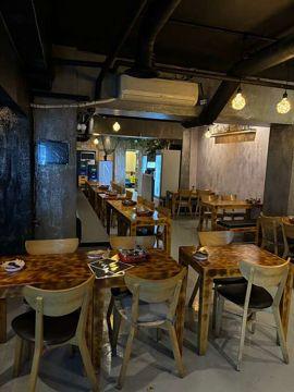 고척동 번화가에 위치한 요리주점