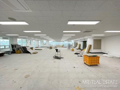 사진有 언주역 2분 채광 우수. 밝은 분위기의 사무실.
