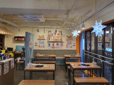 번화가에 위치한 뷰 좋은매장