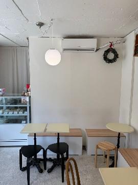 망원역 근처 시장사이 자리