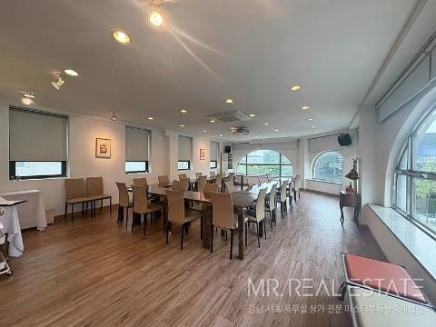 도산공원 대로면 코너 가성비甲 뷰맛집