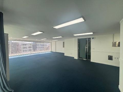 상수역 도보5분 주차1대 E/V있음 강변북로앞 사무실 기본 인테리어 완비